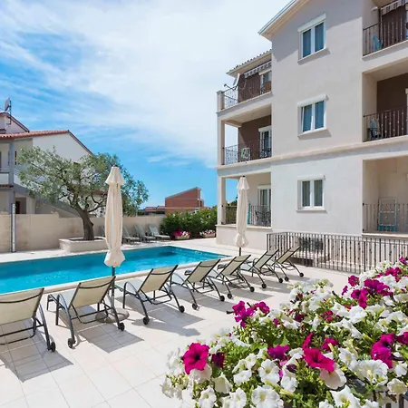 Apartmán With Pool In Fazana-fazana Fažana