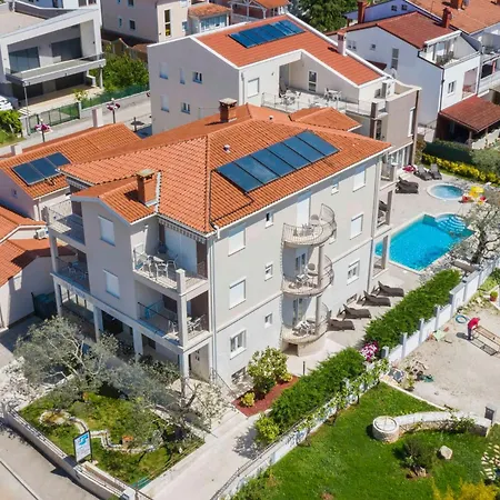 Apartmán With Pool In Fazana-fazana