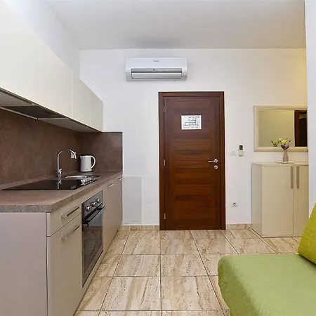 With Pool In Fazana-fazana Apartmán Fažana