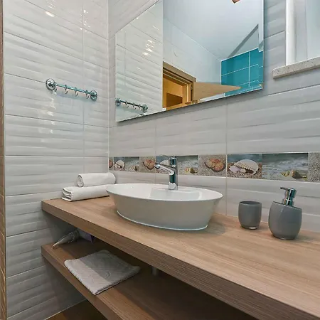 Apartmán With Pool In Fazana-fazana Fažana